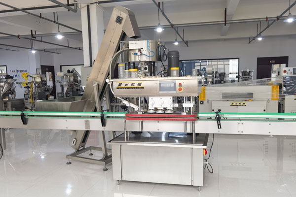 直列式全自動旋蓋機實拍圖