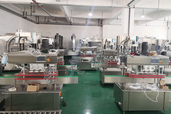 直列式全自動旋蓋機廠房實拍圖